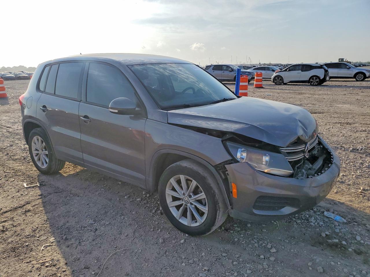 2017 VOLKSWAGEN TIGUAN S — снимка 4