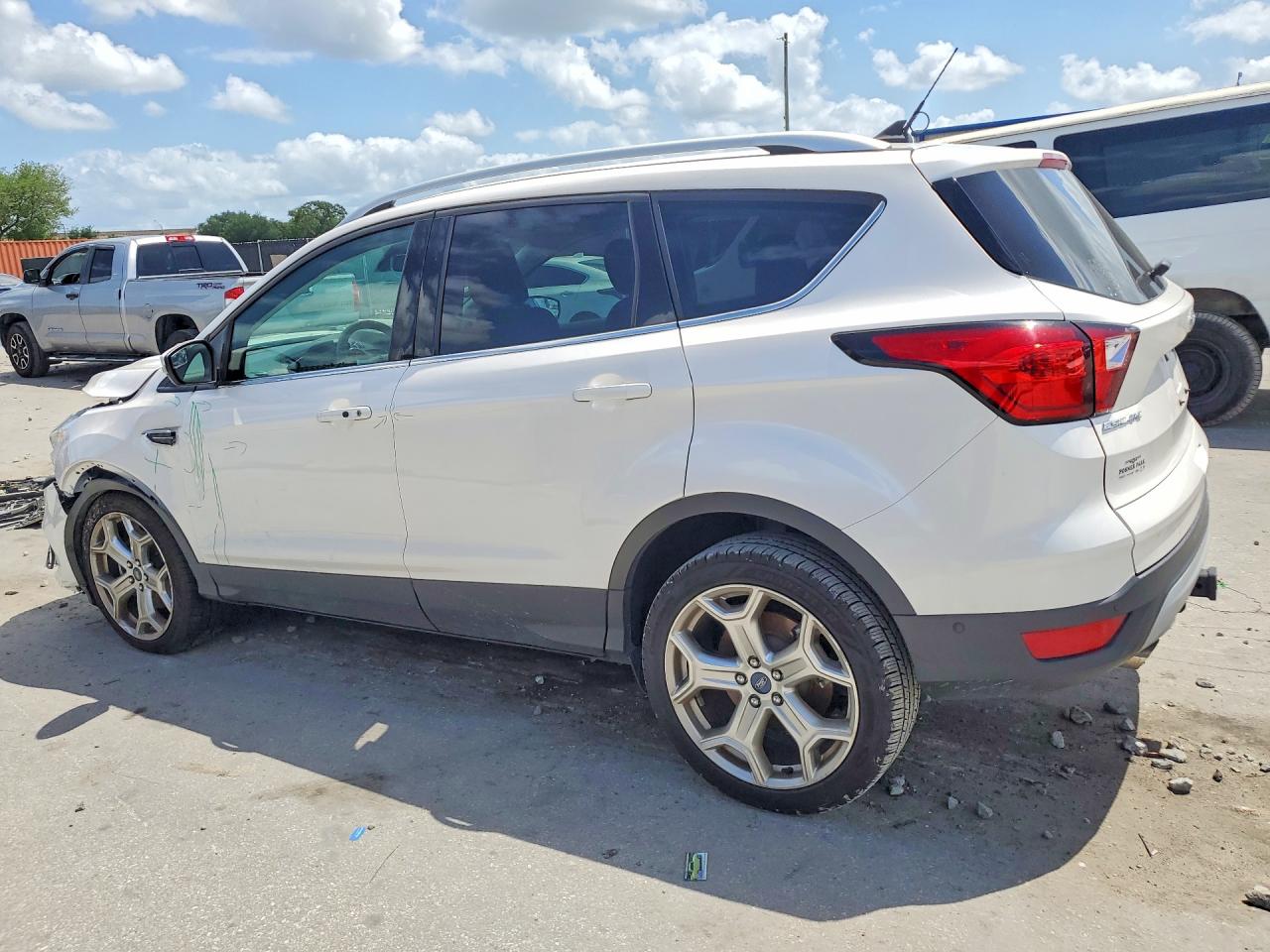 2019 FORD ESCAPE TITANIUM — снимка 2