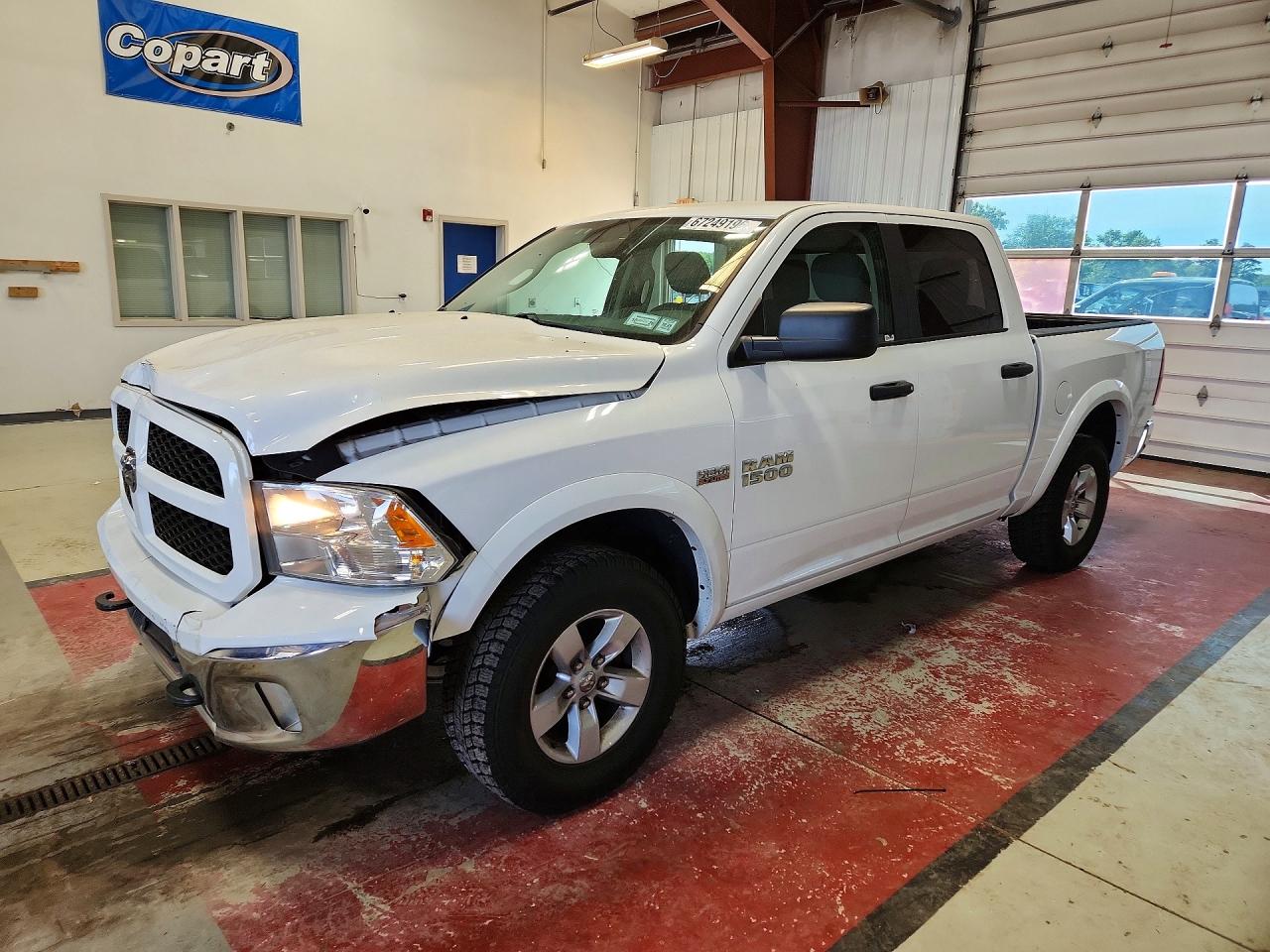 2018 RAM 1500 SLT