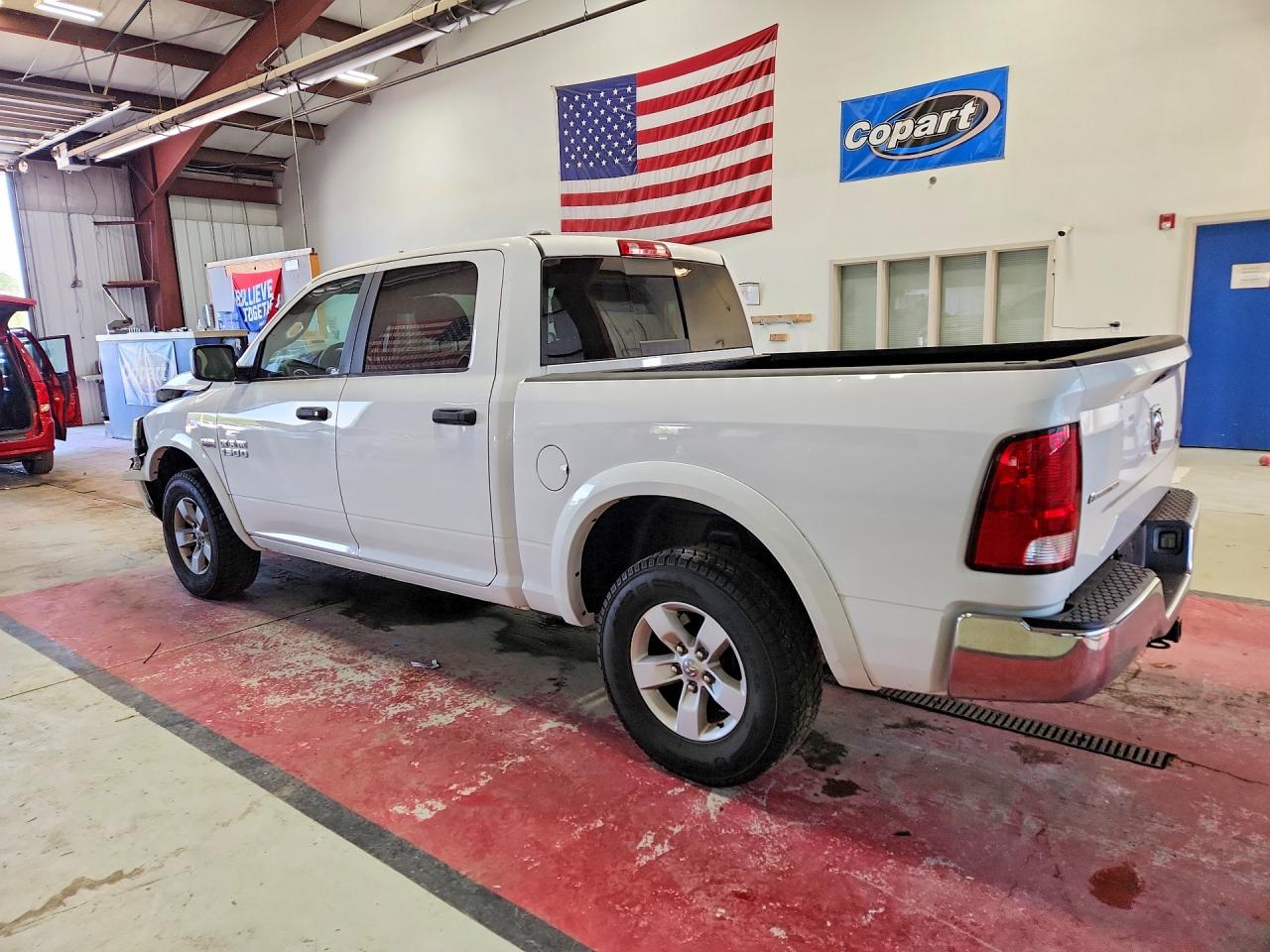 2018 RAM 1500 SLT — снимка 2