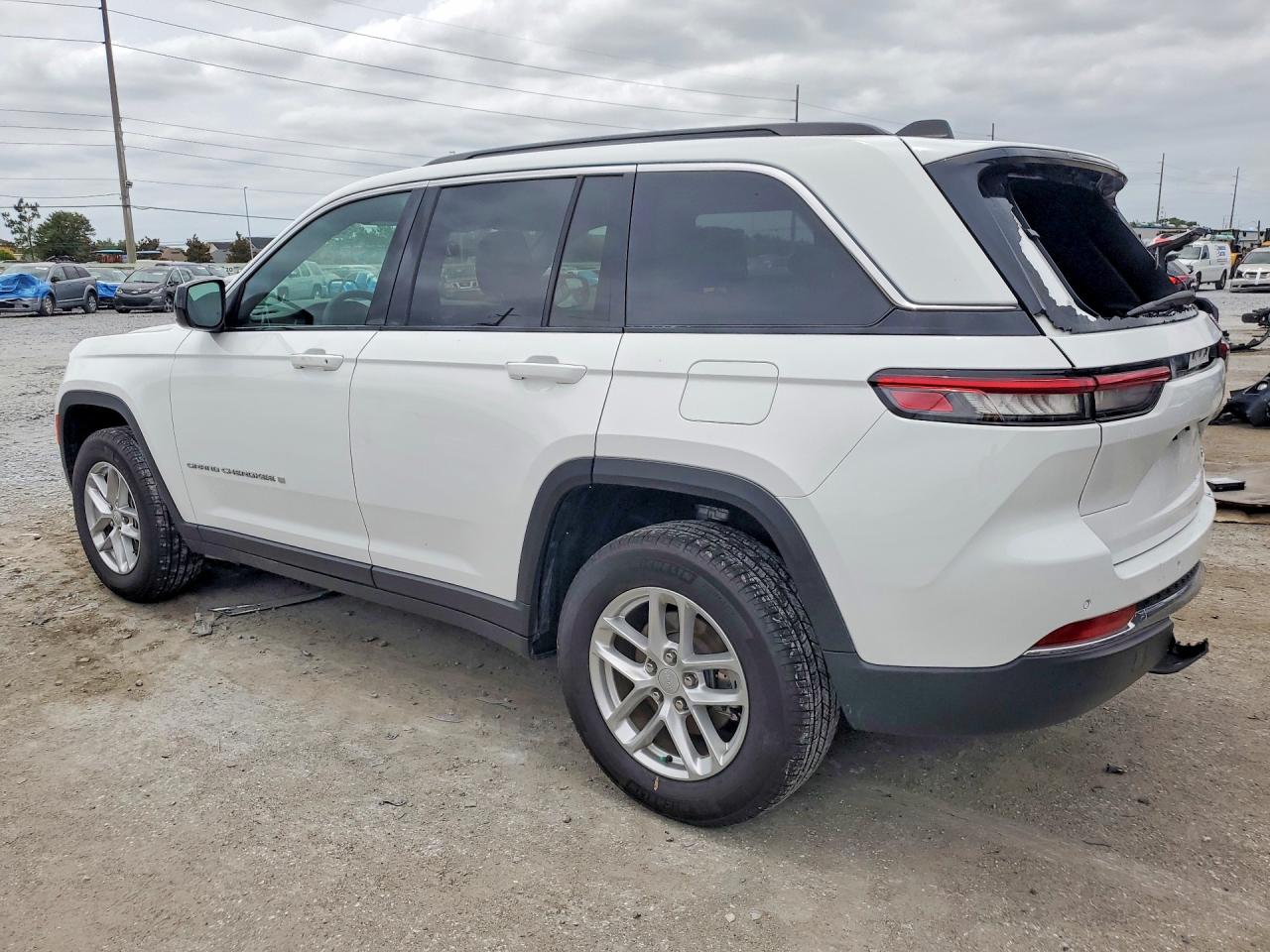 2024 JEEP GRAND CHEROKEE LAREDO — снимка 2