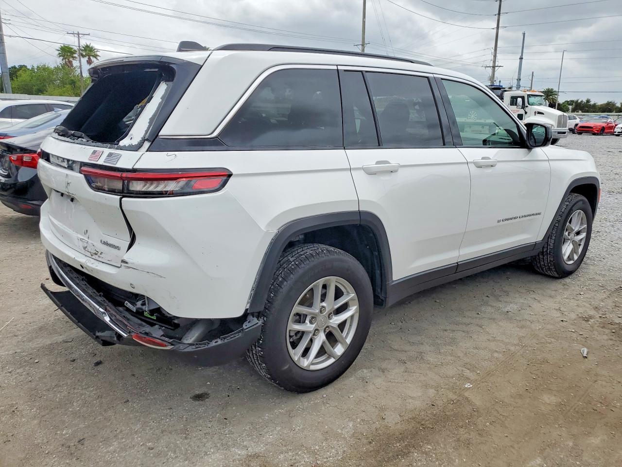 2024 JEEP GRAND CHEROKEE LAREDO — снимка 3