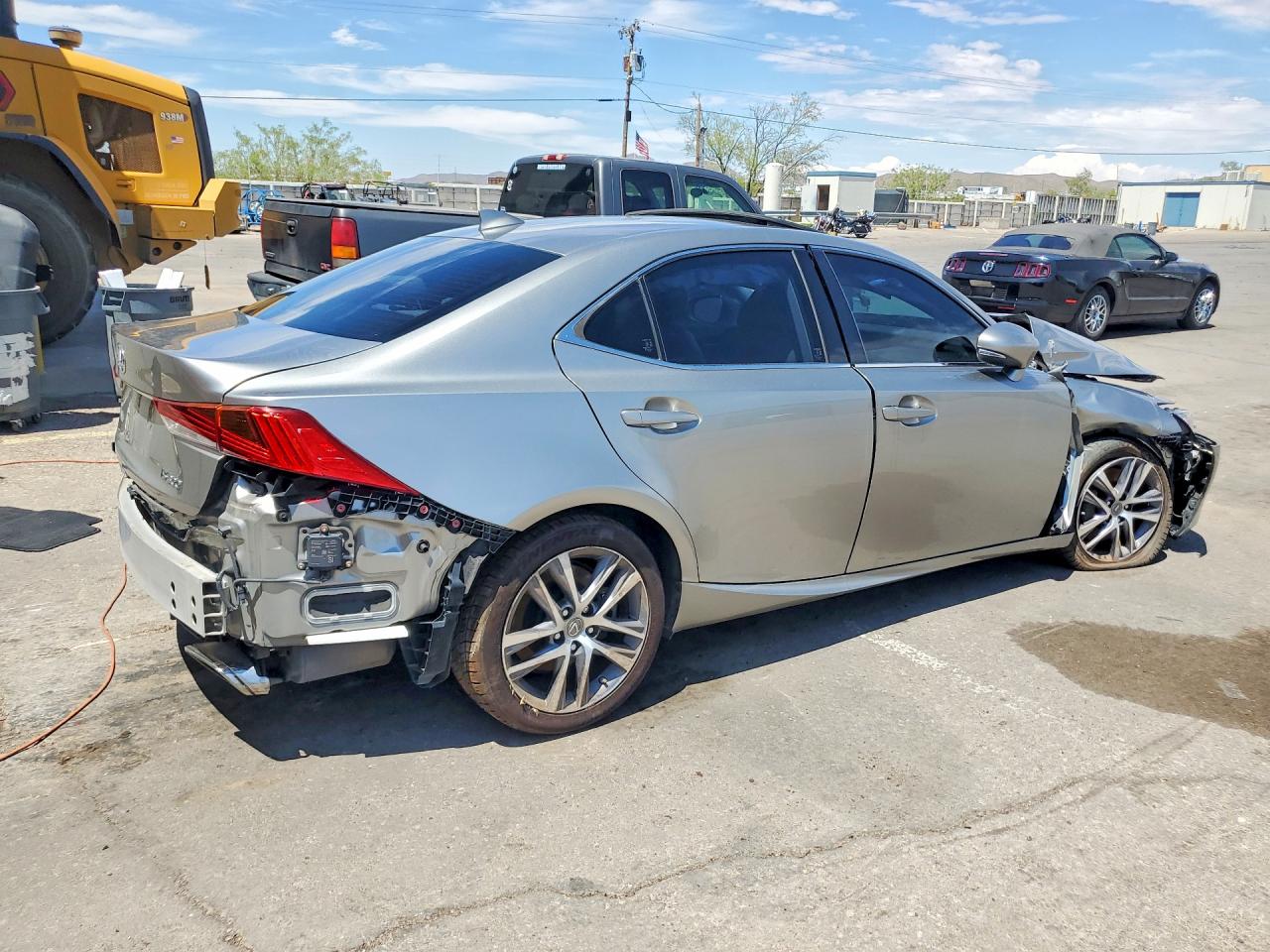 2019 LEXUS IS 300 — снимка 3