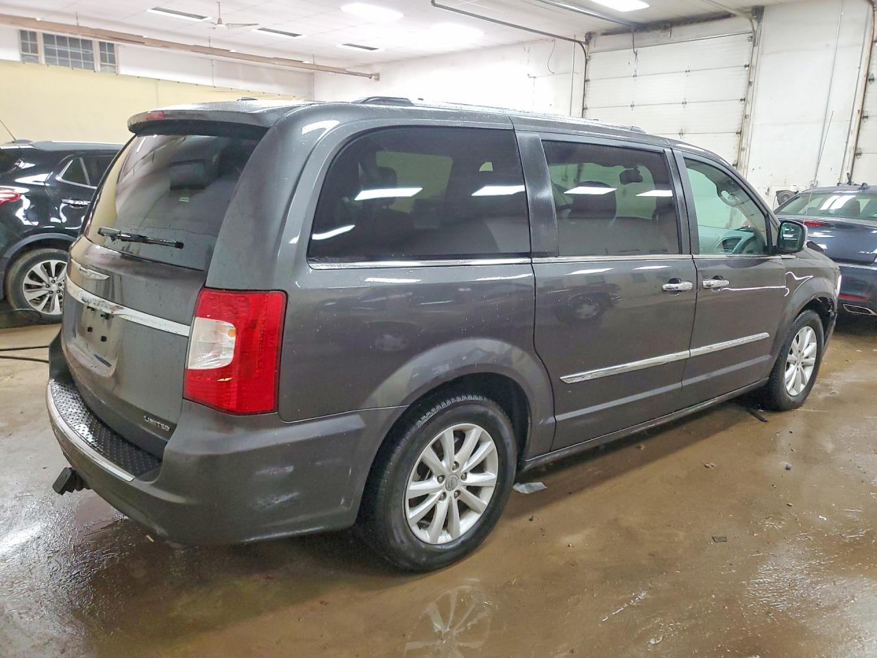 2015 CHRYSLER TOWN & COUNTRY LIMITED PLATINUM — снимка 3