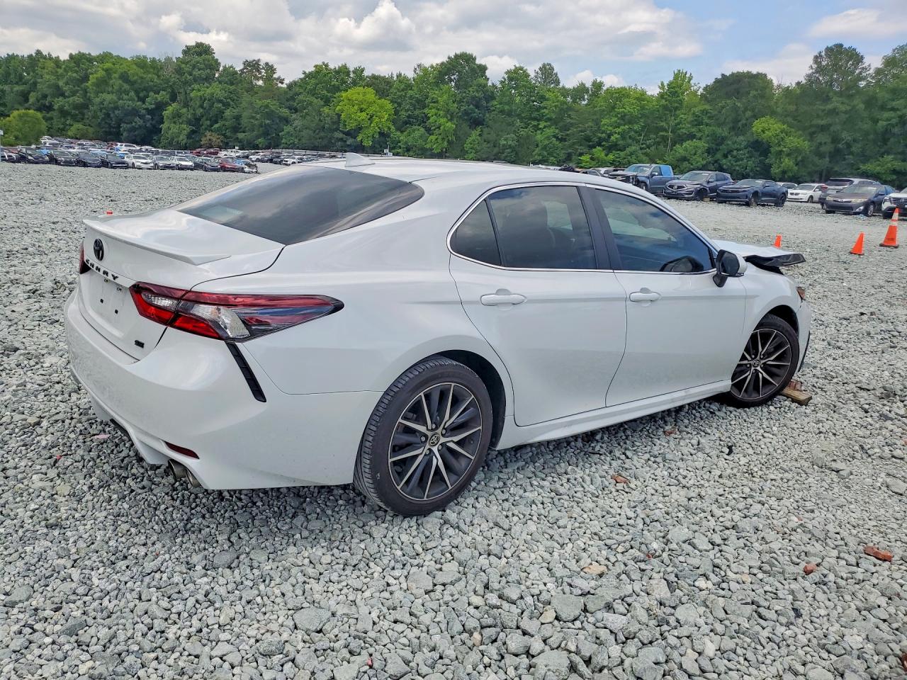 2024 TOYOTA CAMRY SE — снимка 3