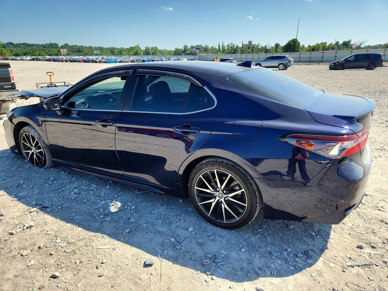 2021 TOYOTA CAMRY SE — снимка 2
