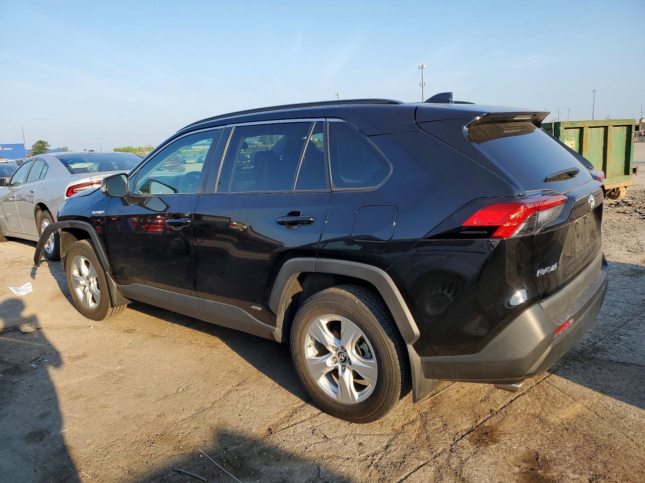 2019 TOYOTA RAV4 HYBRID XLE — снимка 2
