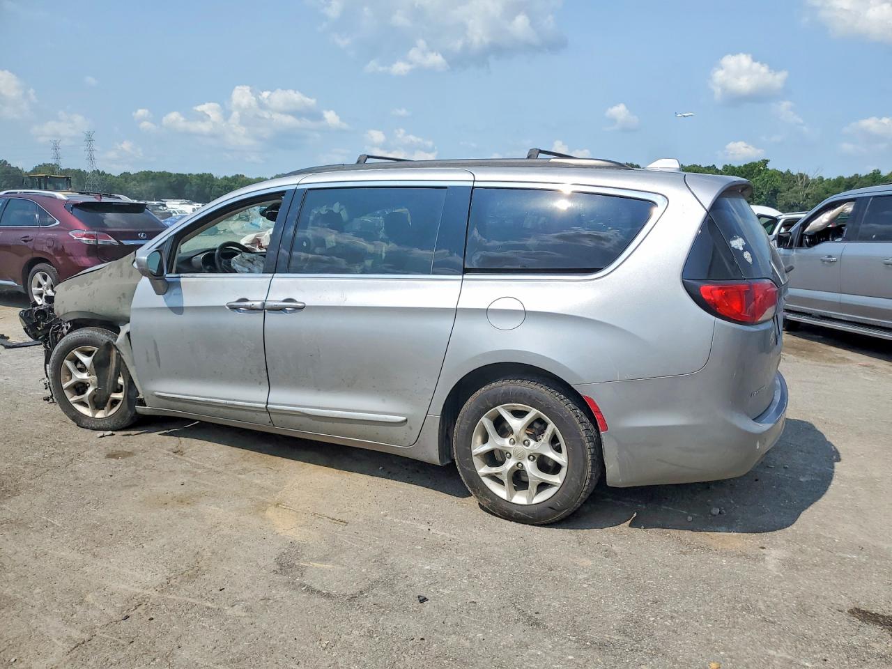2017 CHRYSLER PACIFICA TOURING L — снимка 2