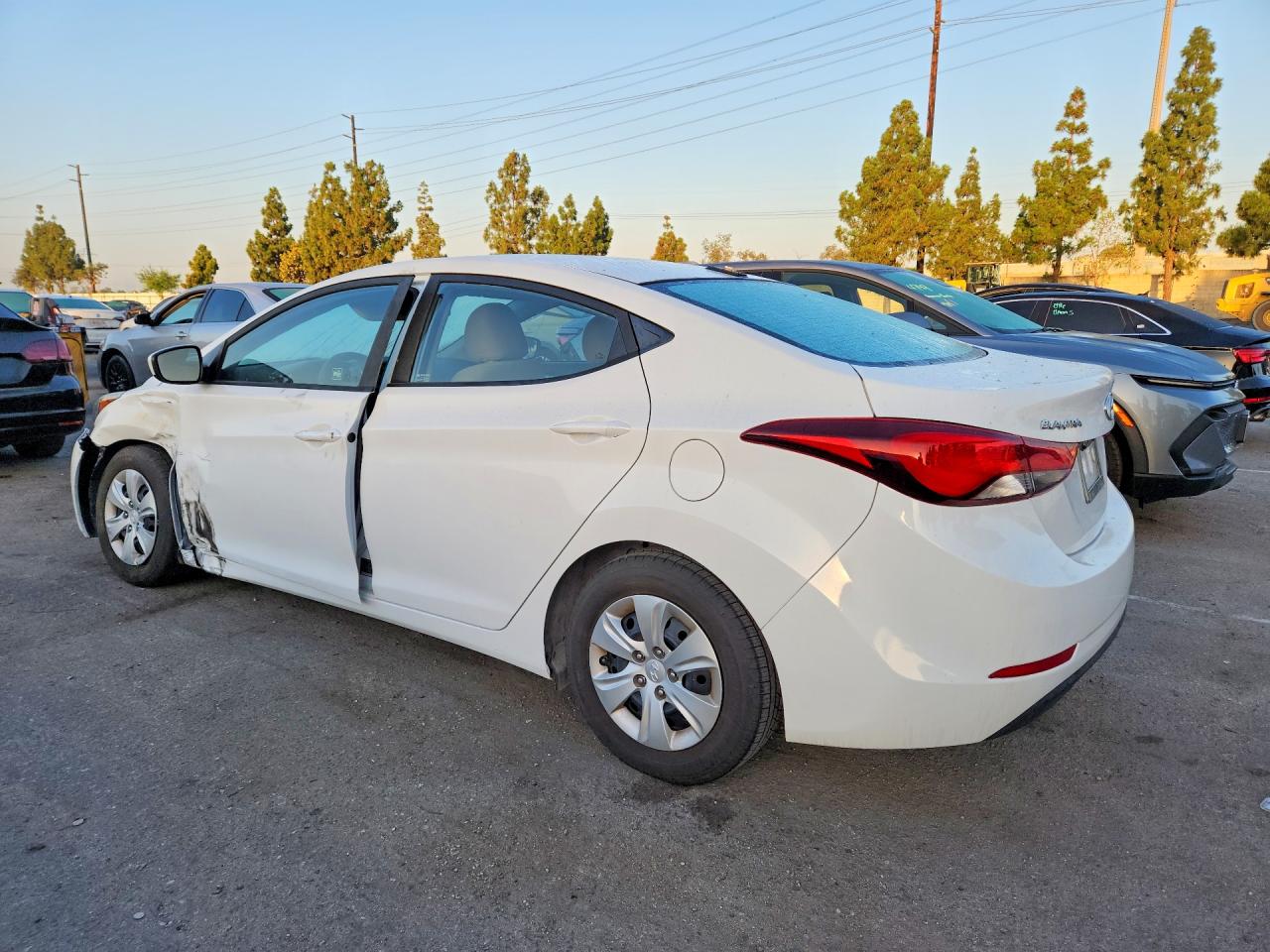 2016 HYUNDAI ELANTRA SE — снимка 2