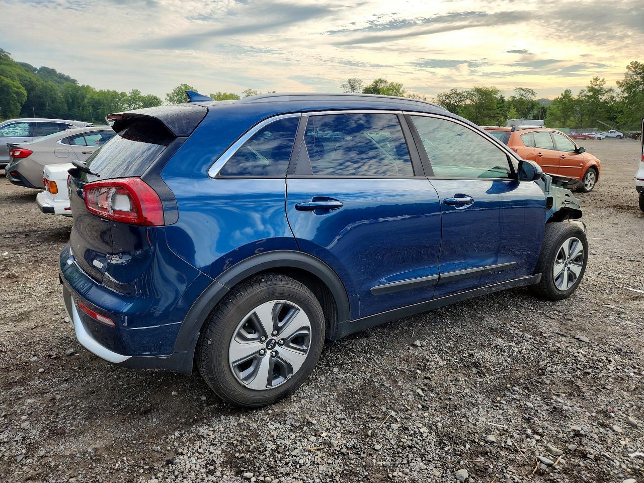 2017 KIA NIRO LX — снимка 3