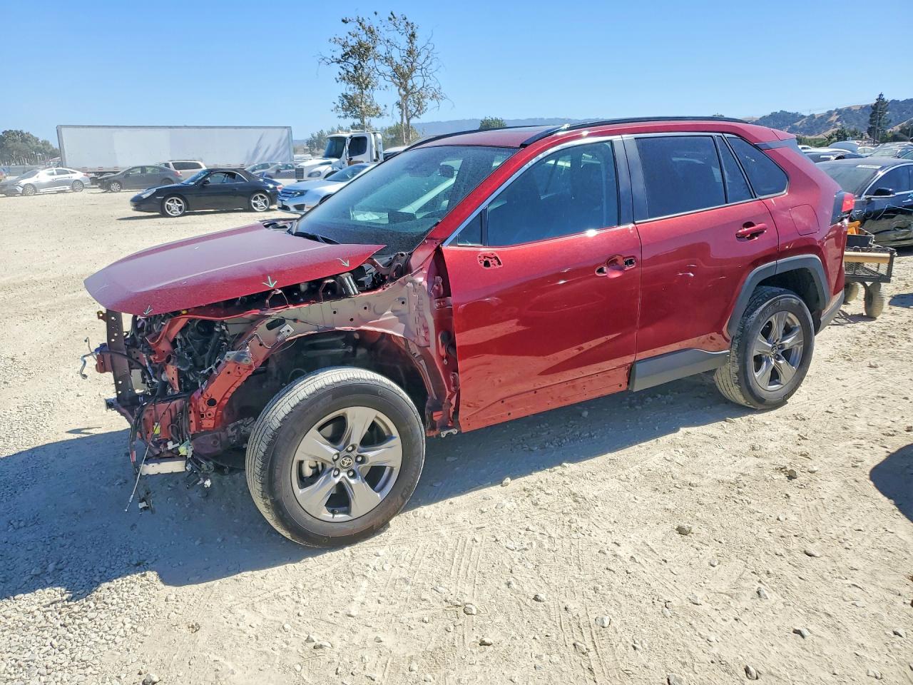2025 TOYOTA RAV4 XLE
