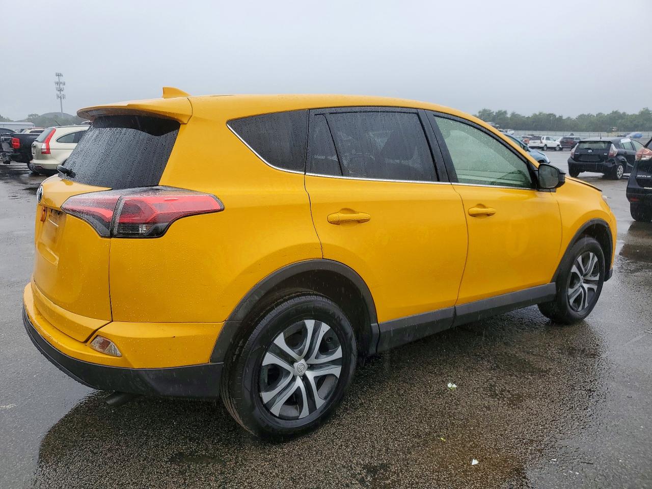 2018 TOYOTA RAV4 LE — снимка 3