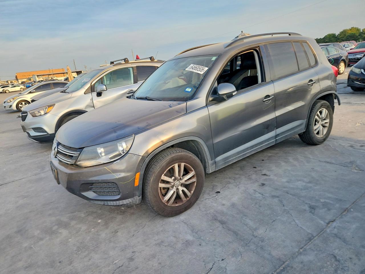 2016 VOLKSWAGEN TIGUAN S