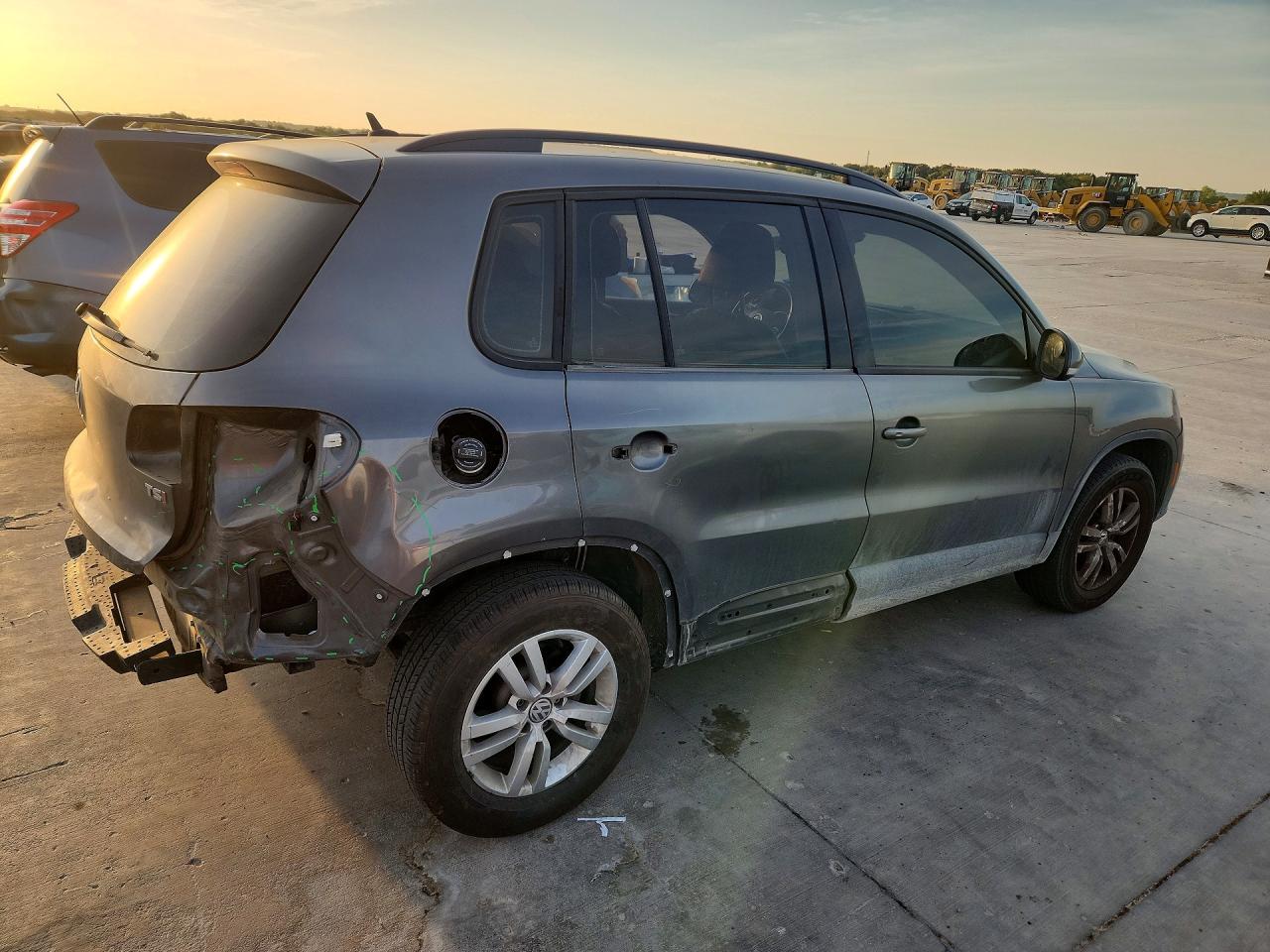 2016 VOLKSWAGEN TIGUAN S — снимка 3