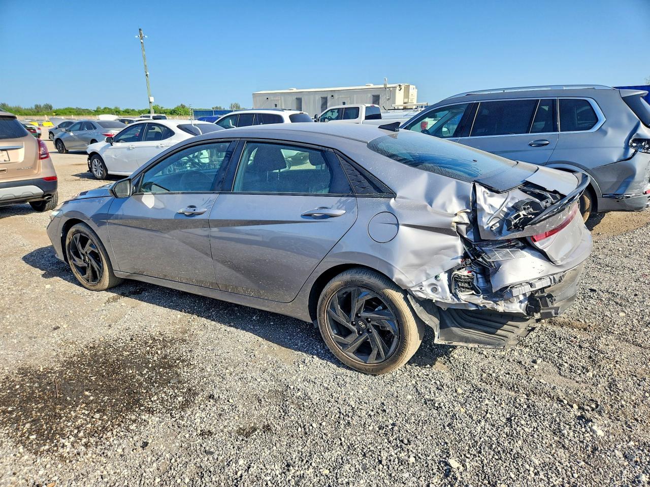 2026 HYUNDAI ELANTRA SEL SPORT — снимка 2