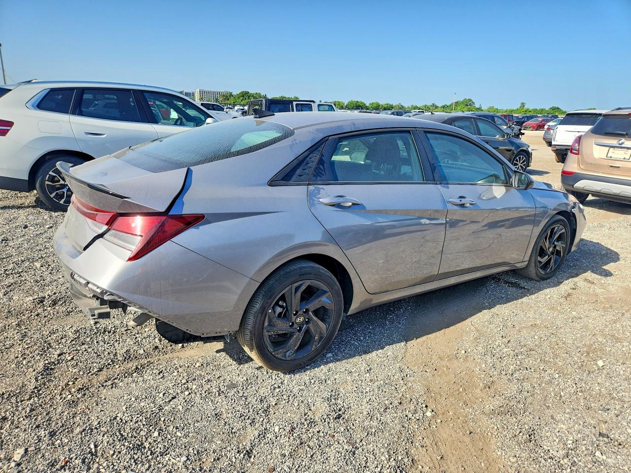 2026 HYUNDAI ELANTRA SEL SPORT — снимка 3