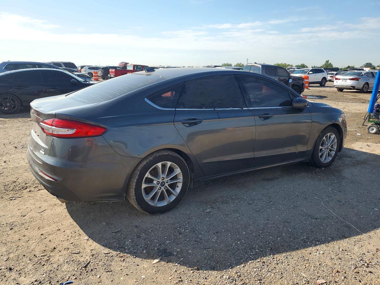2020 FORD FUSION SE — photo 3