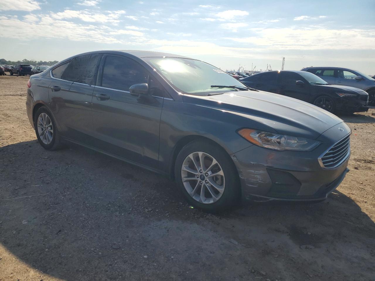 2020 FORD FUSION SE — photo 4