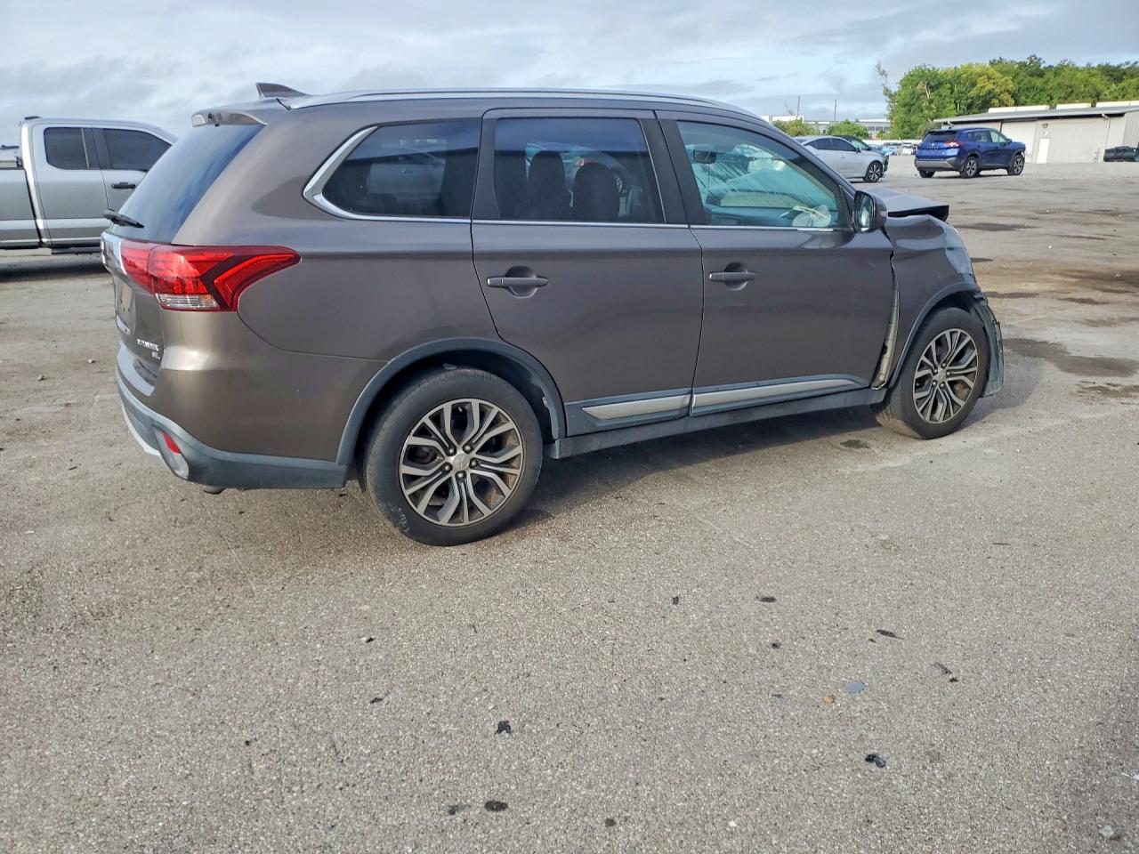 2017 MITSUBISHI OUTLANDER SE — снимка 3