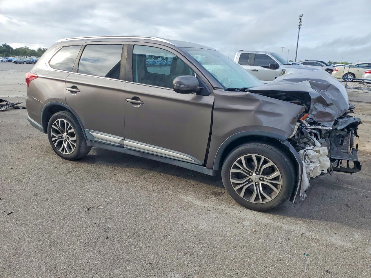 2017 MITSUBISHI OUTLANDER SE — снимка 4