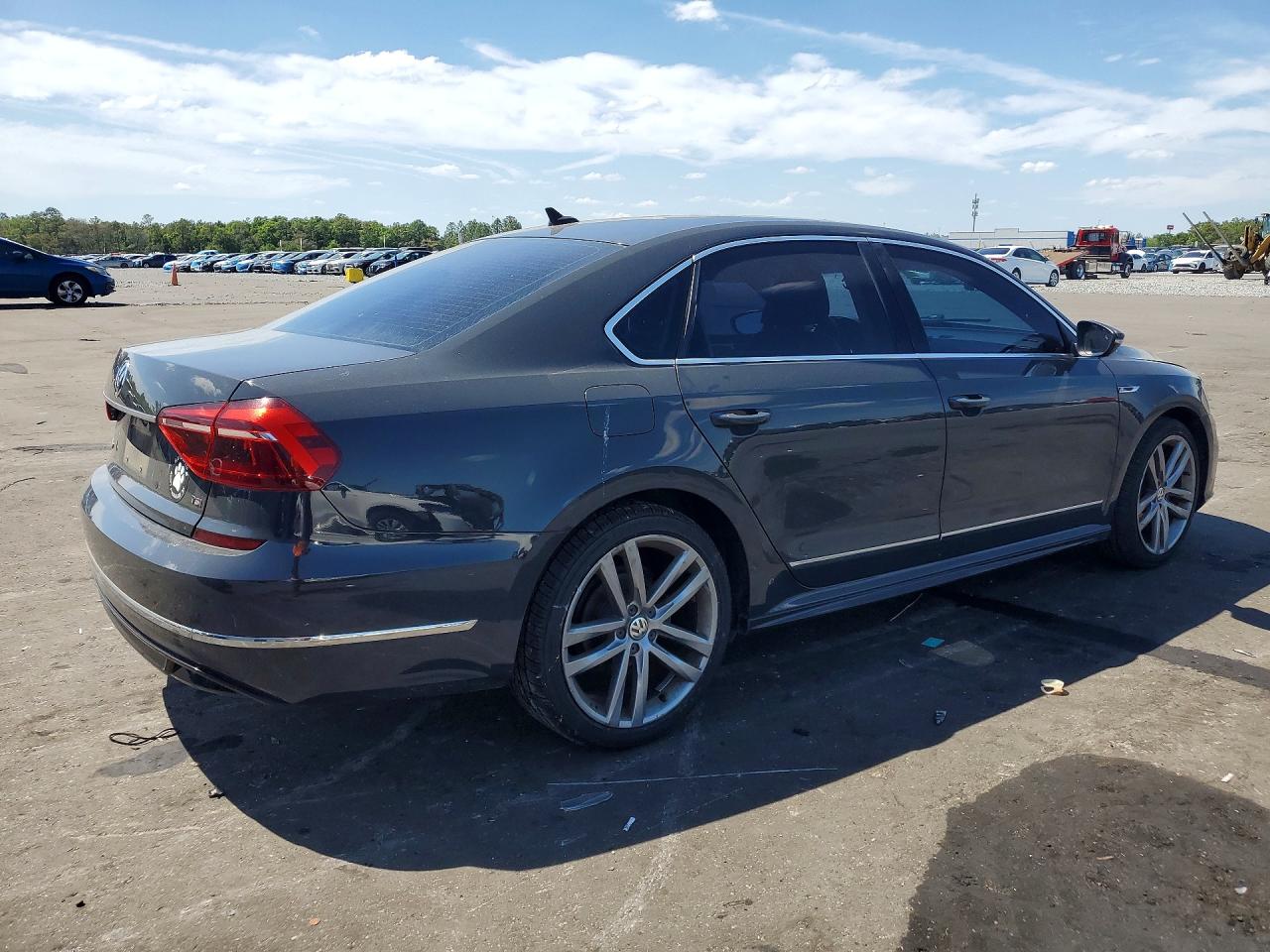2017 VOLKSWAGEN PASSAT R-LINE — снимка 3