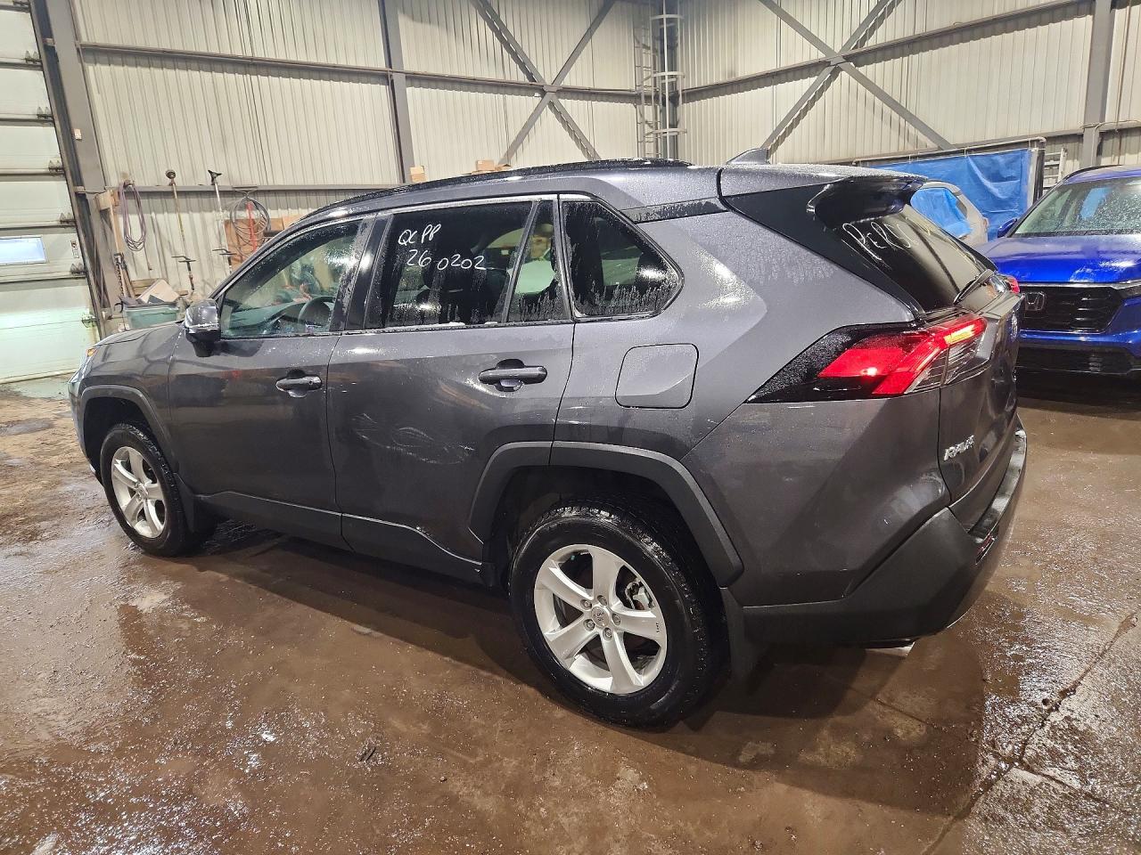 2022 TOYOTA RAV4 XLE — снимка 2
