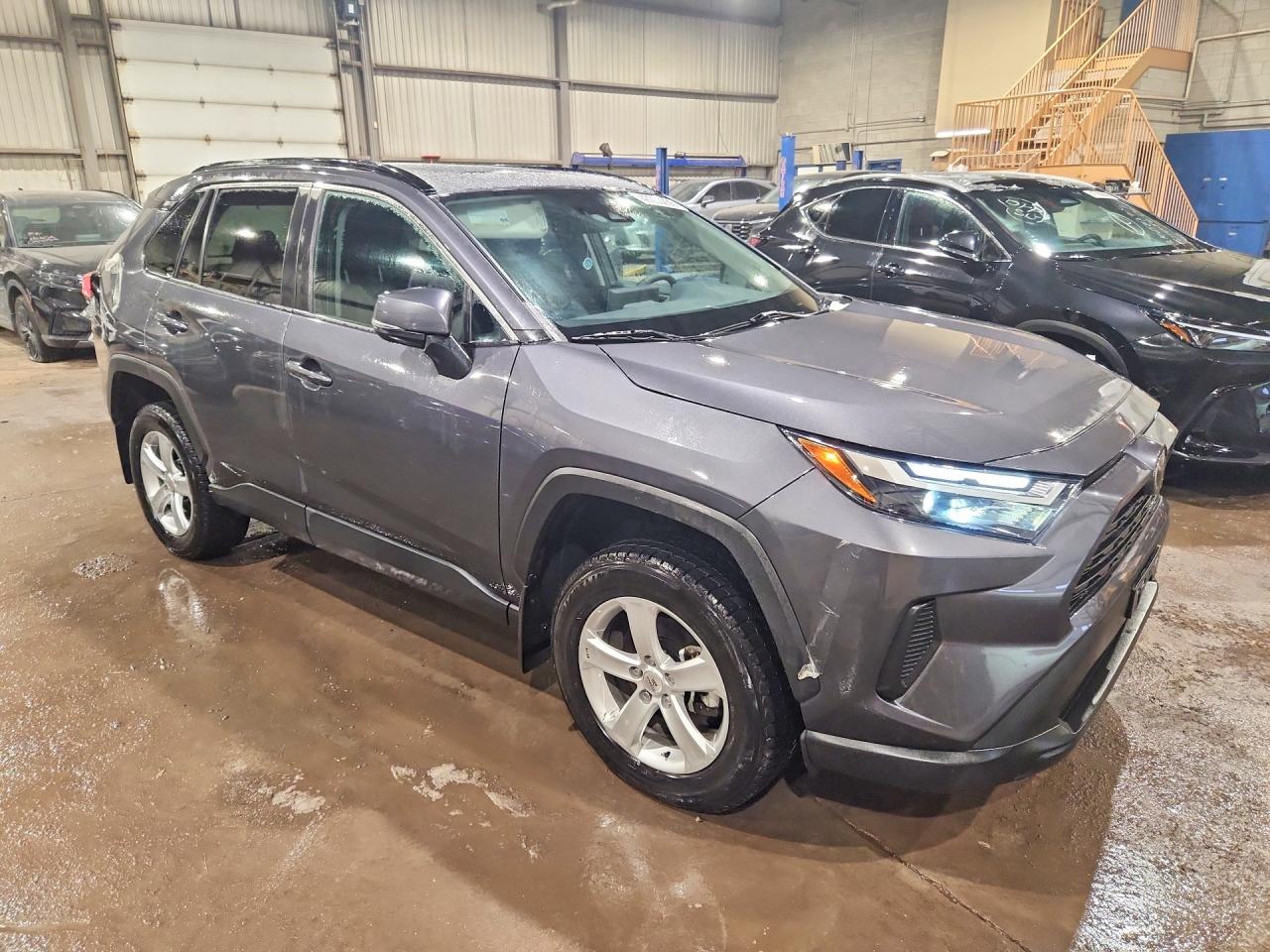 2022 TOYOTA RAV4 XLE — снимка 4