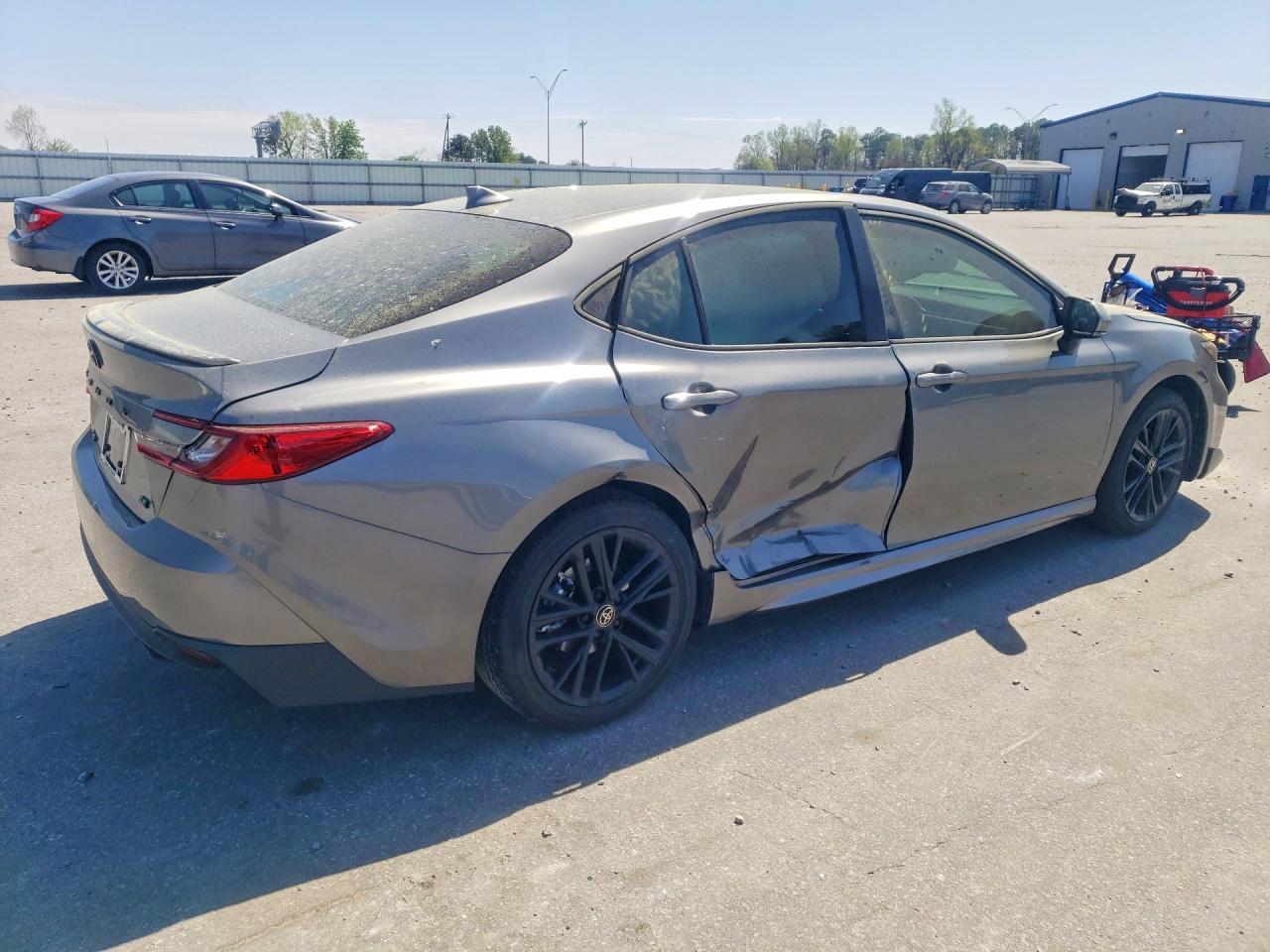 2026 TOYOTA CAMRY SE — снимка 3