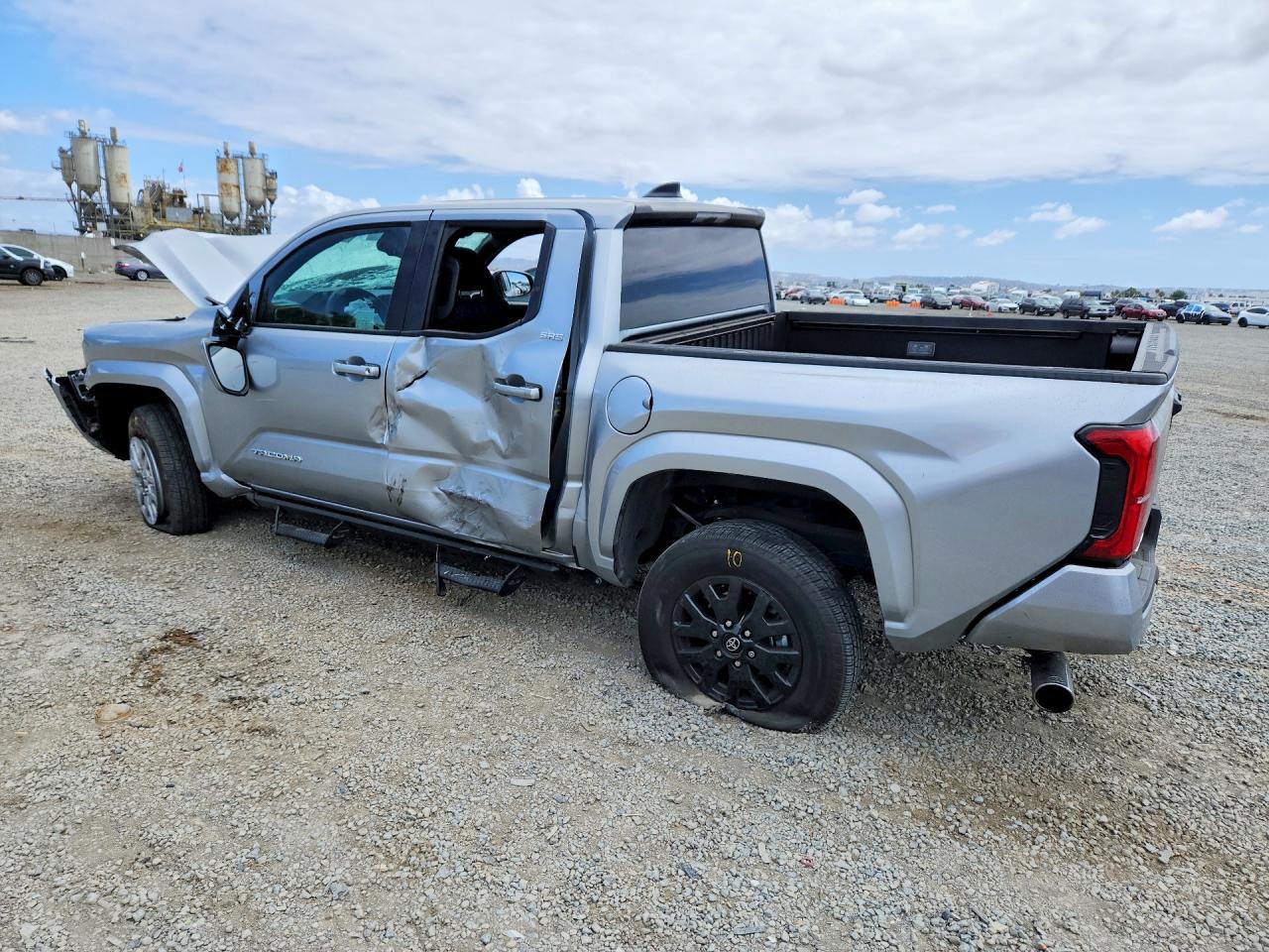 2025 TOYOTA TACOMA SR5 — снимка 2