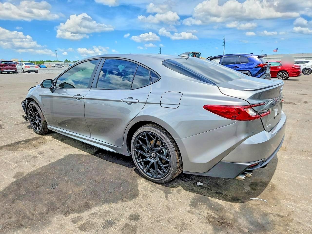 2026 TOYOTA CAMRY SE — снимка 2
