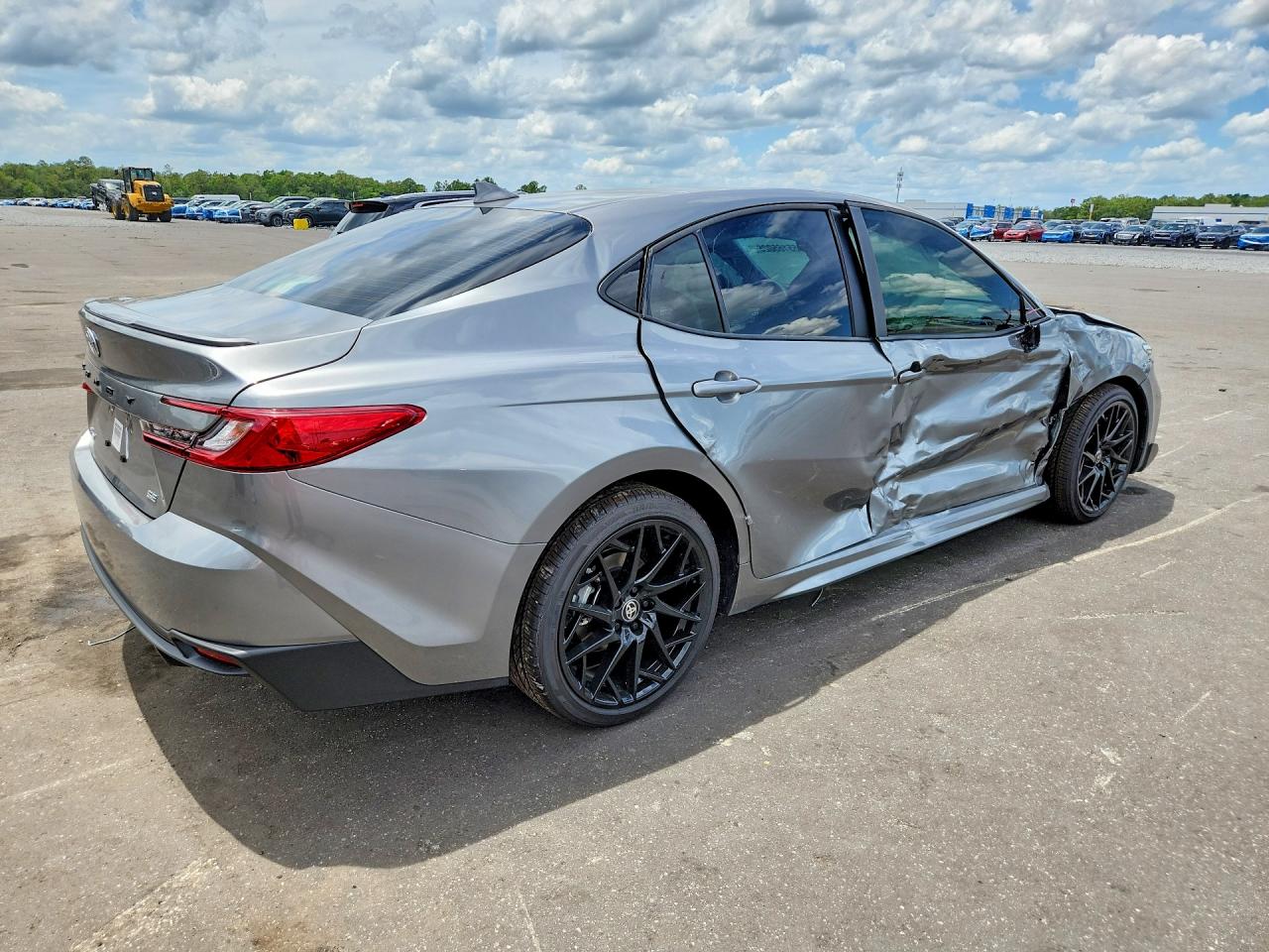 2026 TOYOTA CAMRY SE — снимка 3