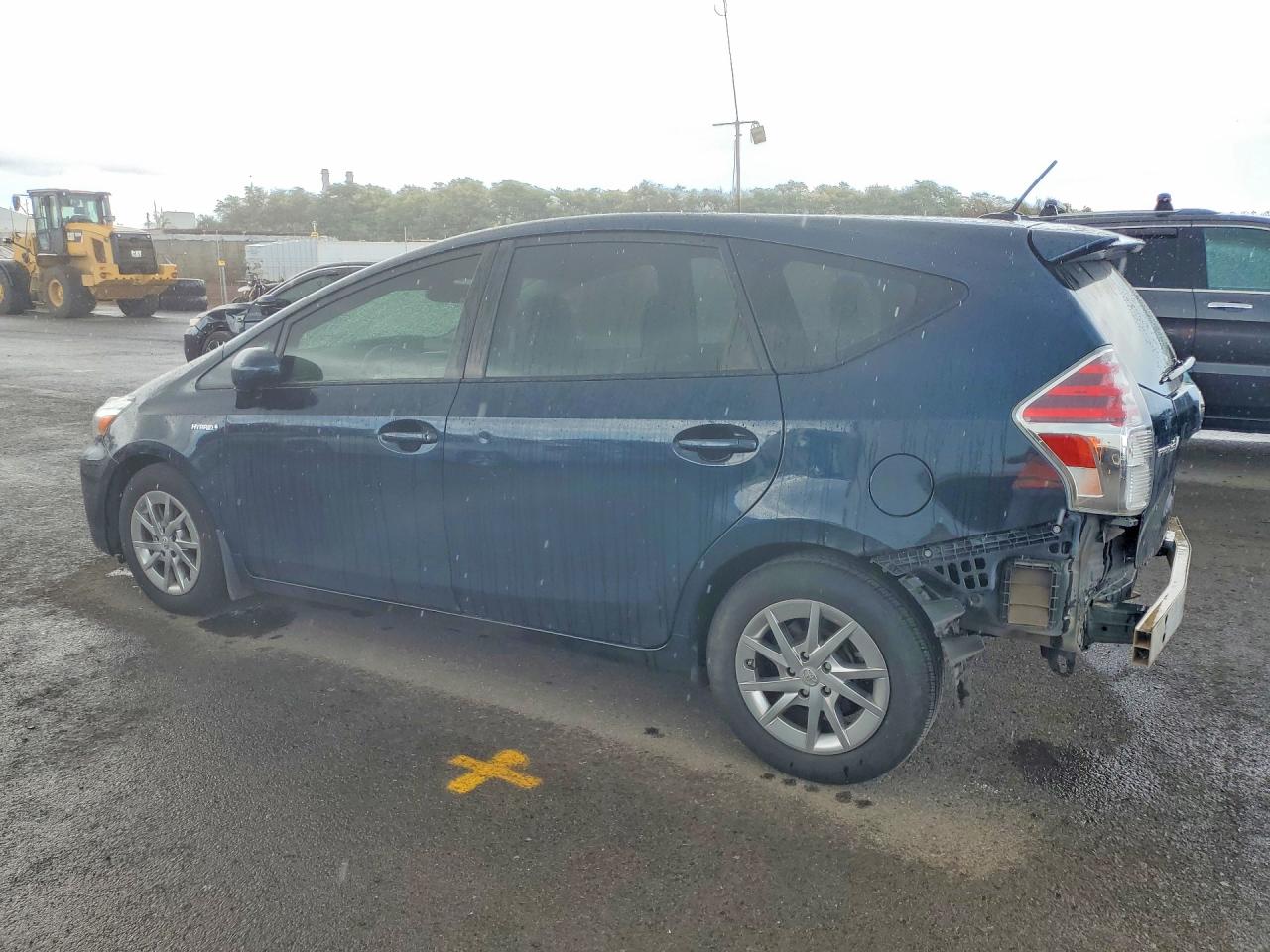 2017 TOYOTA PRIUS V TWO — снимка 2