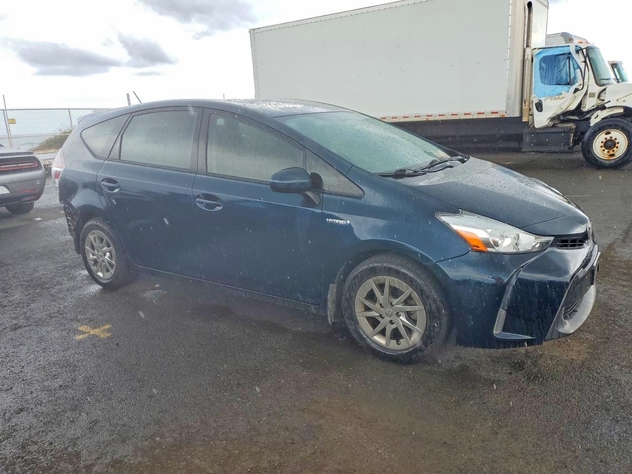 2017 TOYOTA PRIUS V TWO — снимка 4