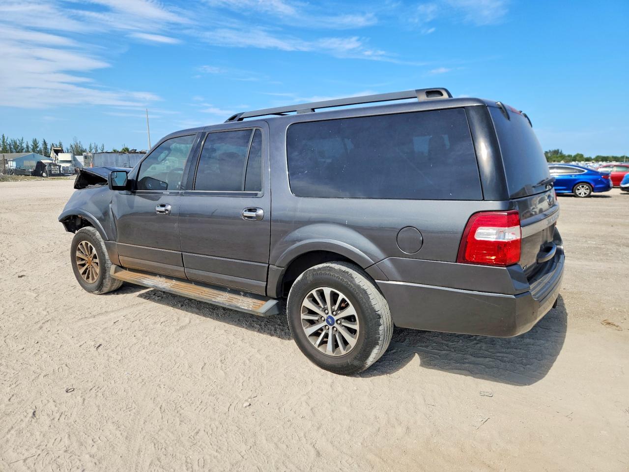 2017 FORD EXPEDITION EL XLT — снимка 2