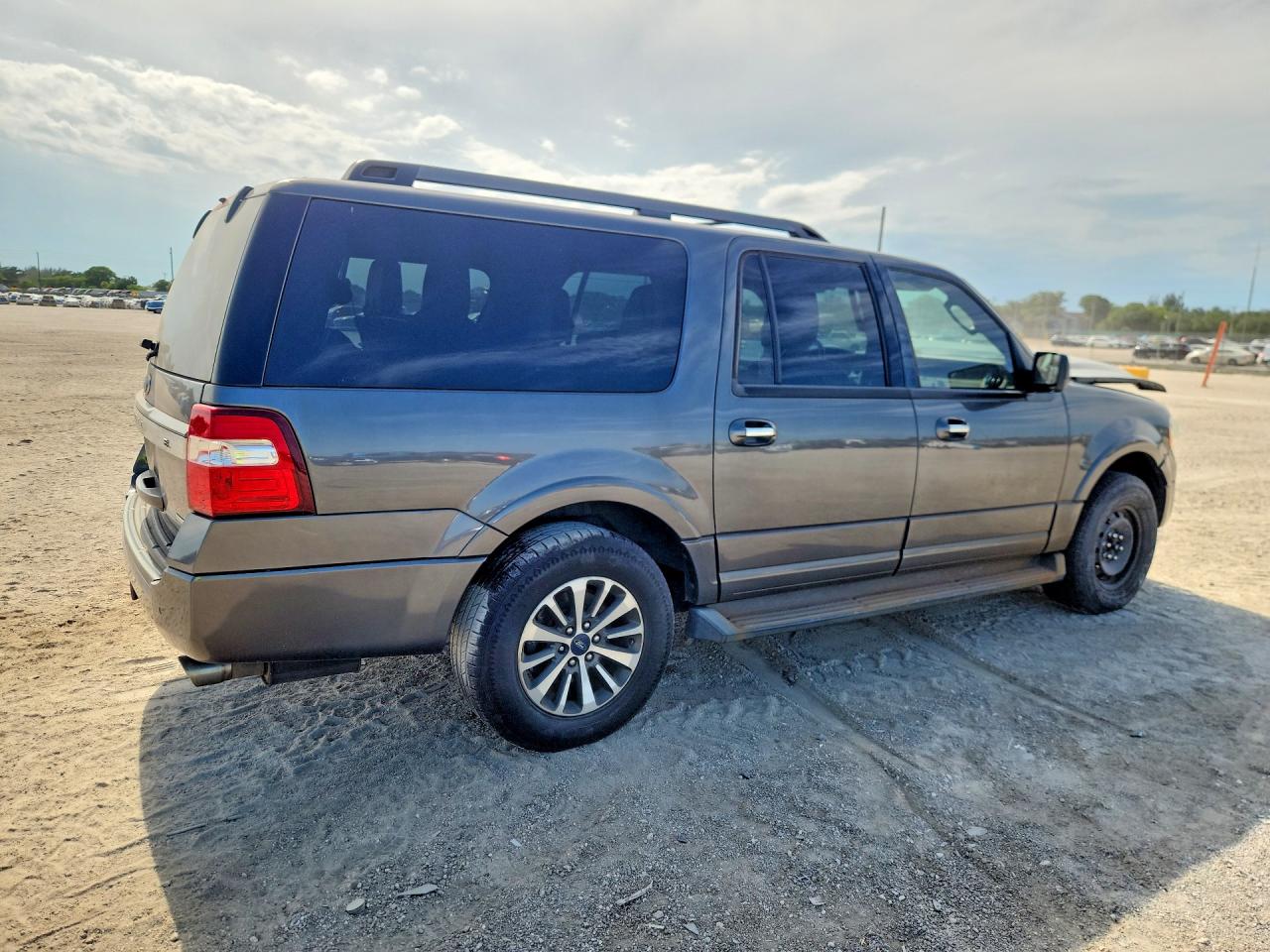 2017 FORD EXPEDITION EL XLT — снимка 3