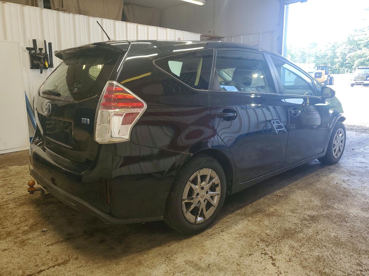2016 TOYOTA PRIUS V THREE — снимка 3