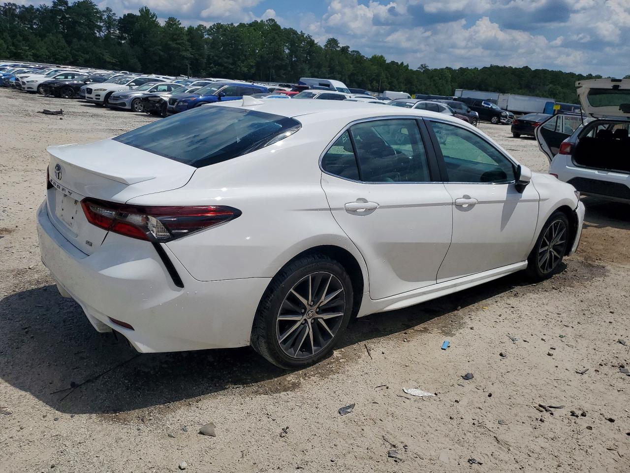 2021 TOYOTA CAMRY SE — снимка 3