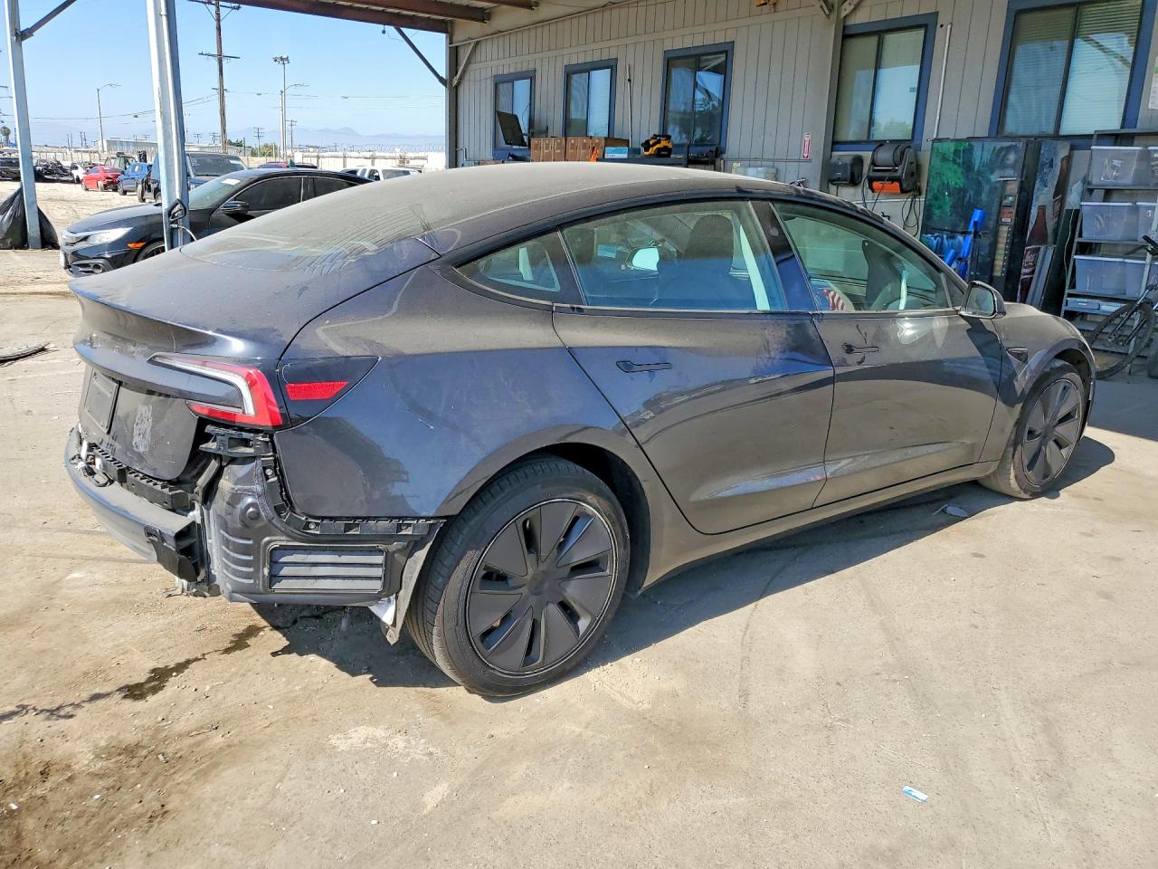 2025 TESLA MODEL 3 — снимка 3