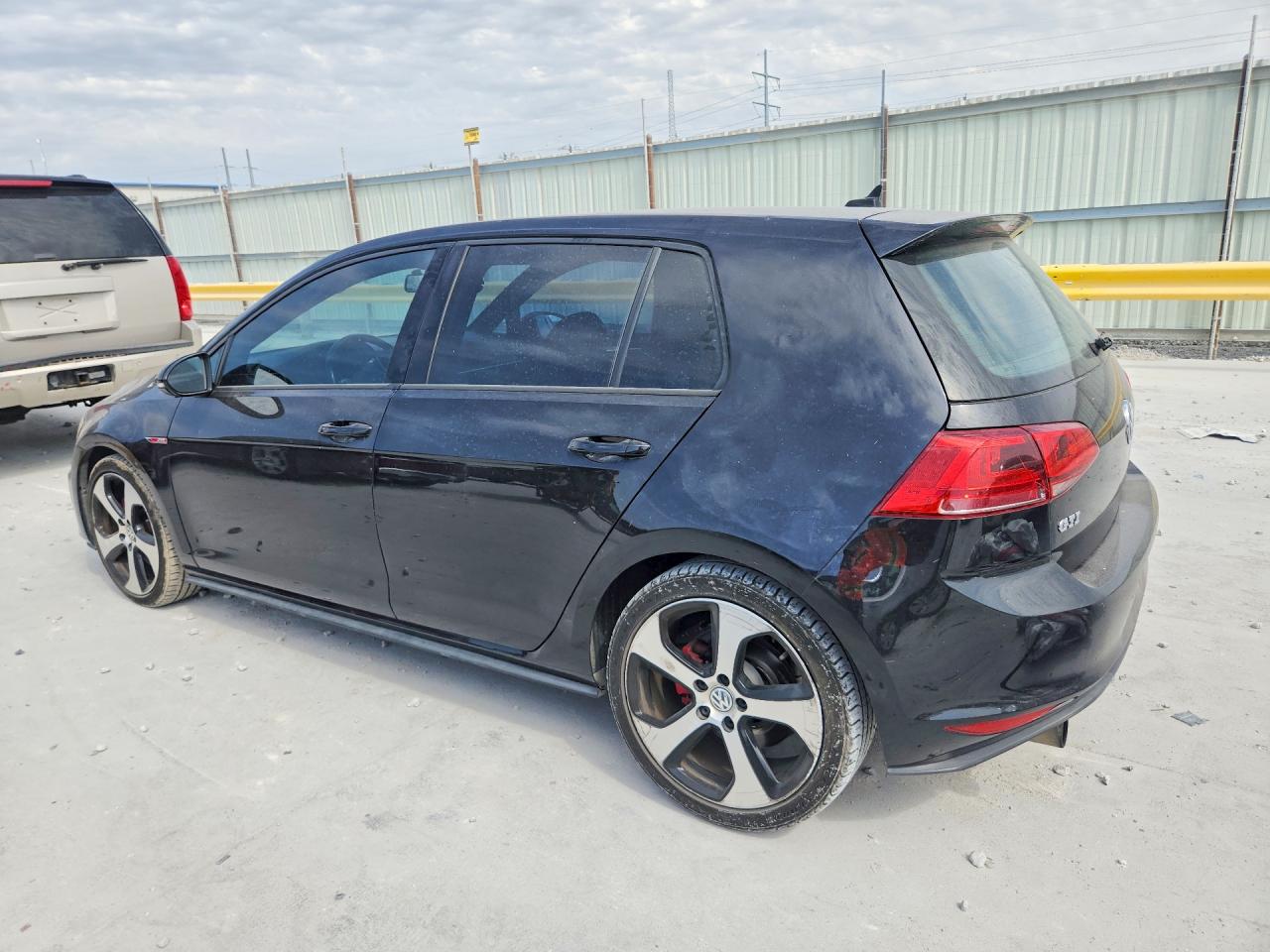 2016 VOLKSWAGEN GTI S/SE — снимка 2