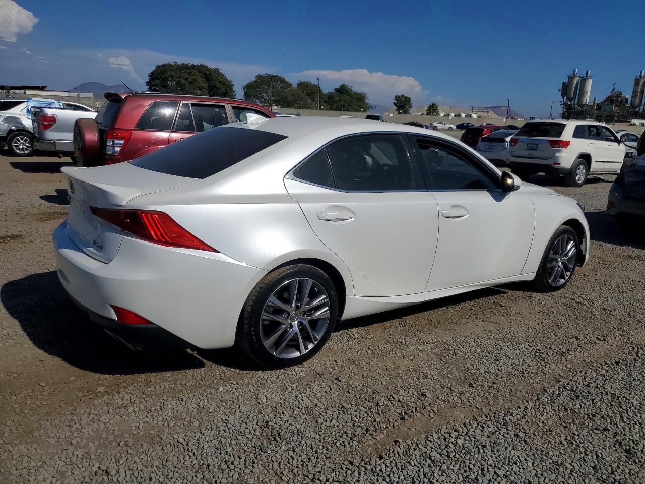 2019 LEXUS IS 300 — снимка 3