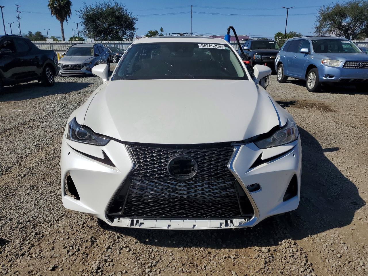 2019 LEXUS IS 300 — снимка 5