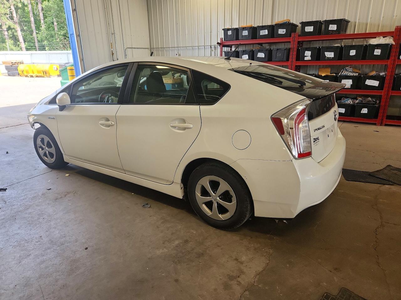 2015 TOYOTA PRIUS TWO — снимка 2