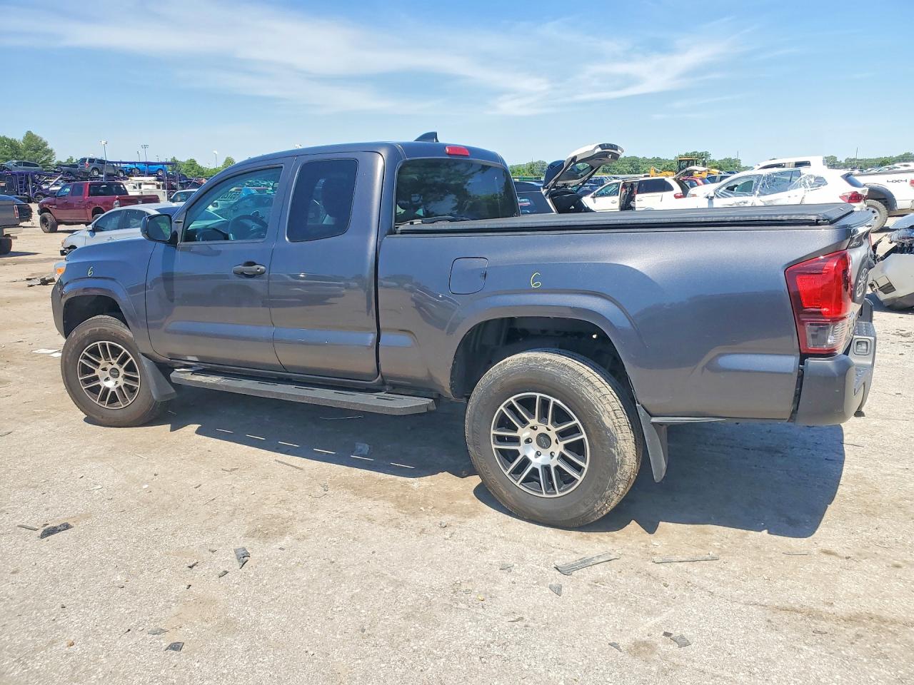 2020 TOYOTA TACOMA SR — снимка 2