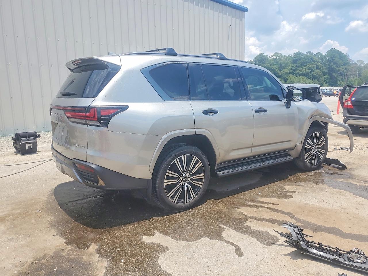 2023 LEXUS LX 600 LUXURY — снимка 3