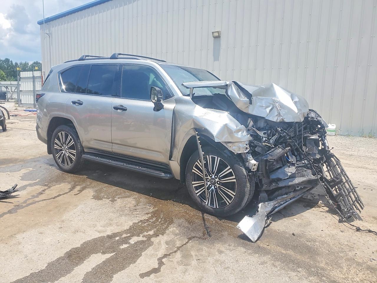 2023 LEXUS LX 600 LUXURY — снимка 4