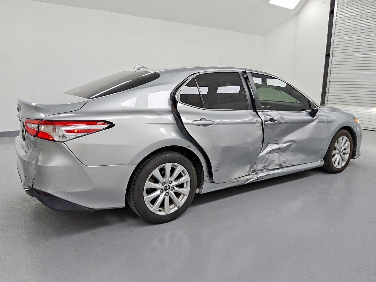 2020 TOYOTA CAMRY LE — снимка 3