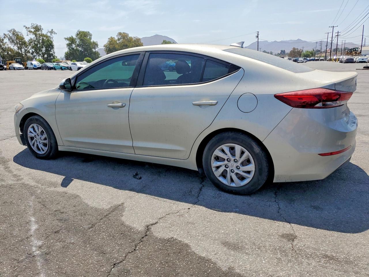 2017 HYUNDAI ELANTRA SE — снимка 2