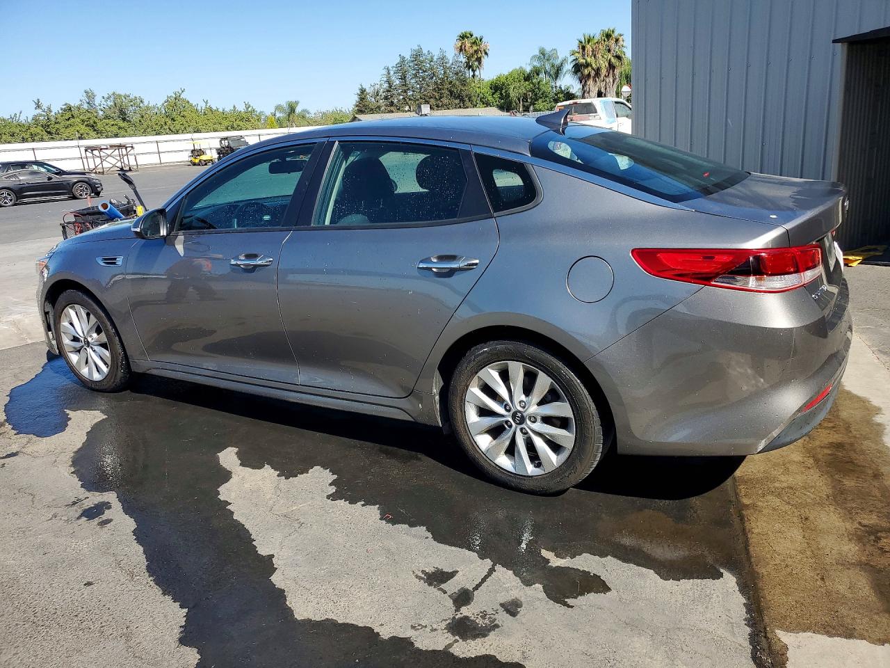2017 KIA OPTIMA LX — снимка 2