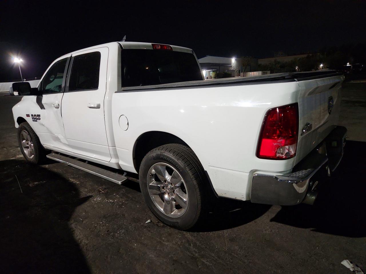 2019 RAM 1500 CLASSIC SLT — снимка 2
