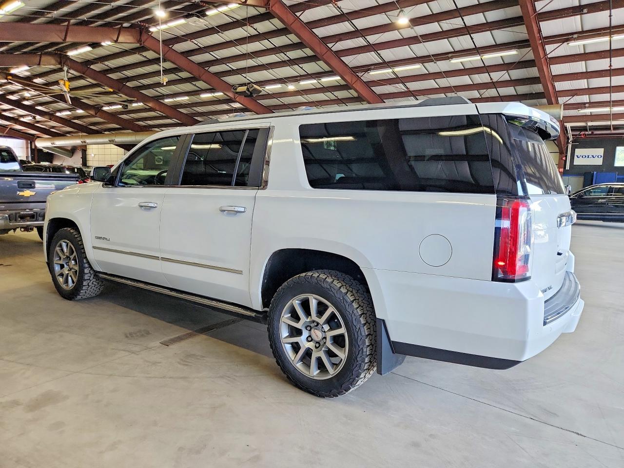 2017 GMC YUKON XL DENALI — снимка 2